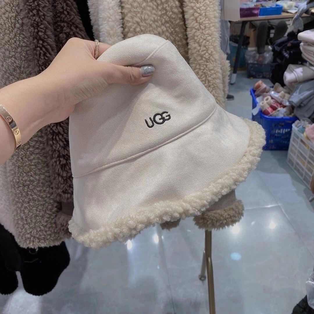 כובעי חורף UGG – תמונה 15