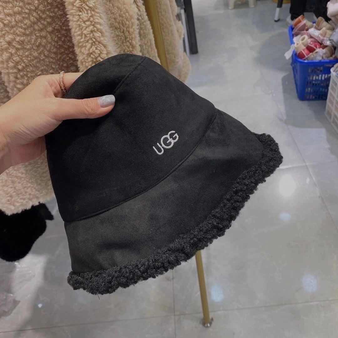 כובעי חורף UGG – תמונה 3