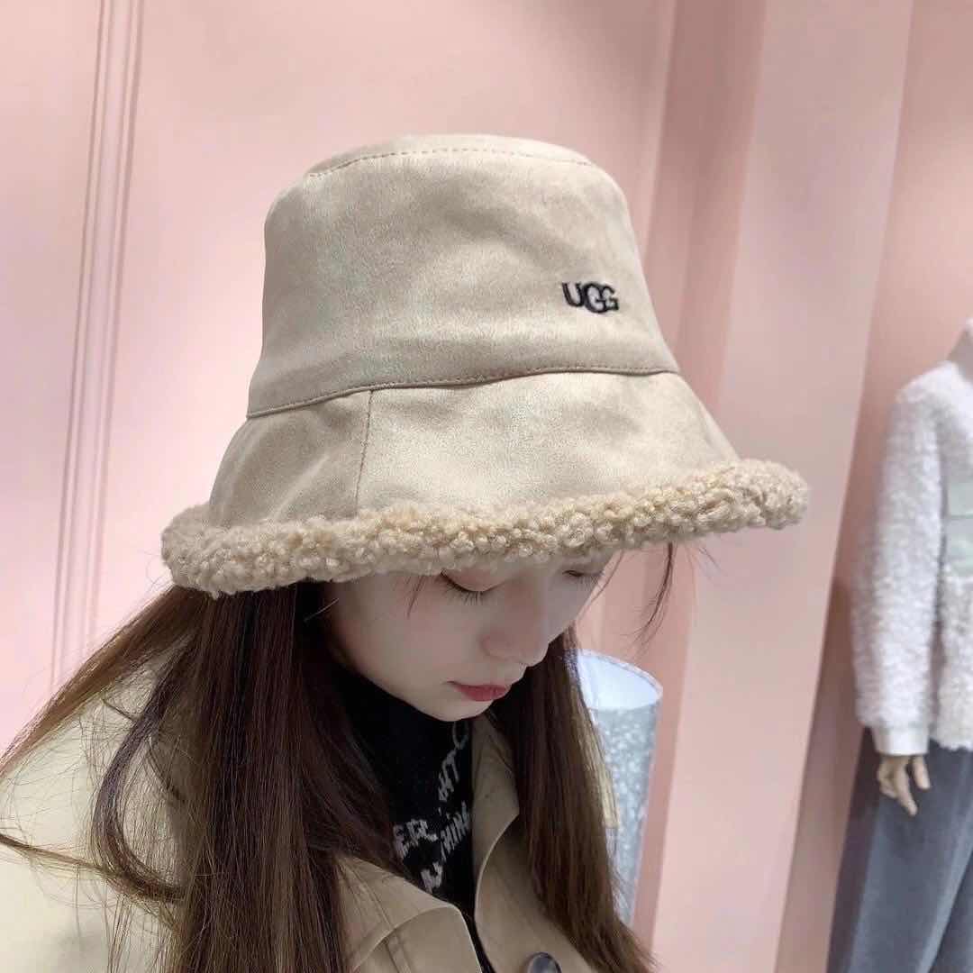 כובעי חורף UGG – תמונה 10