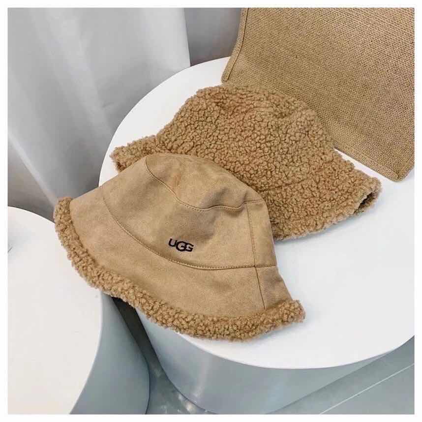 כובעי חורף UGG – תמונה 12
