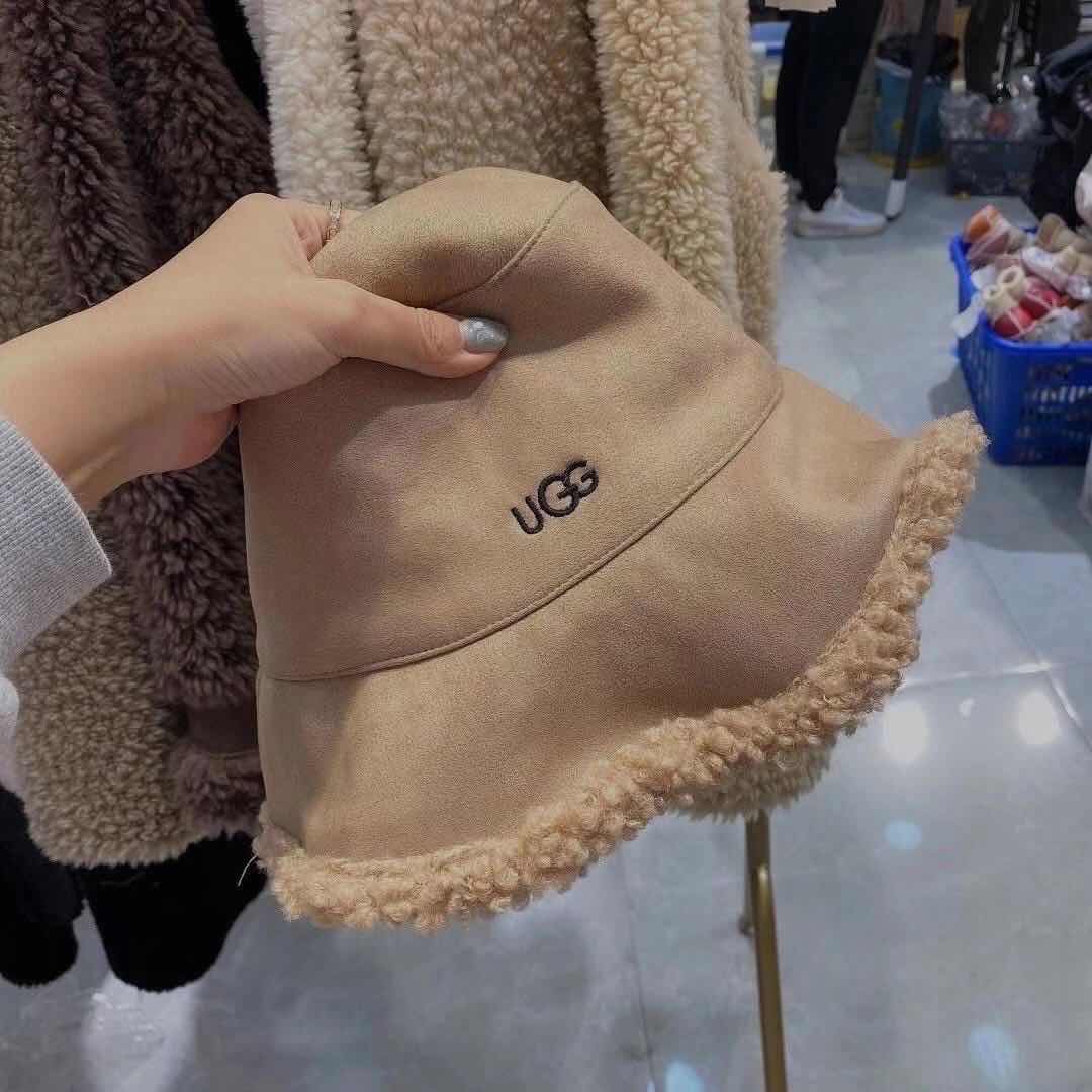 כובעי חורף UGG – תמונה 13
