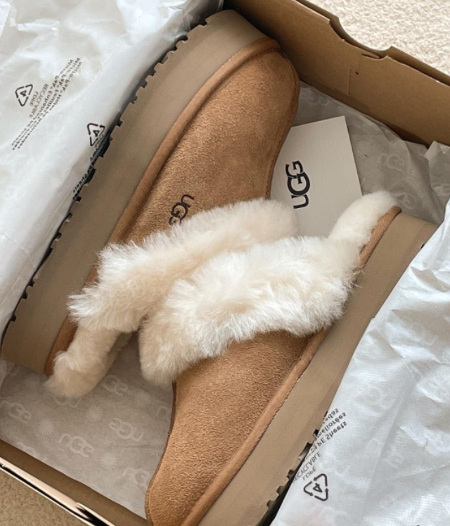 כפכפי פלטפורמה UGG – תמונה 13