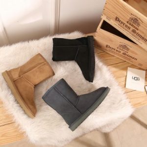 מגפיים UGG גדולים וילדים