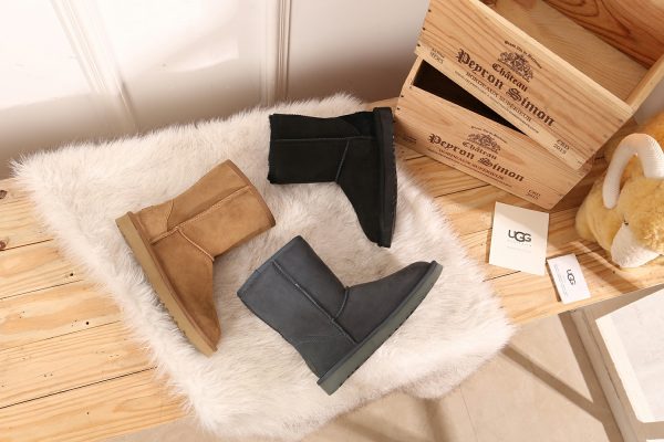 מגפיים UGG גדולים וילדים