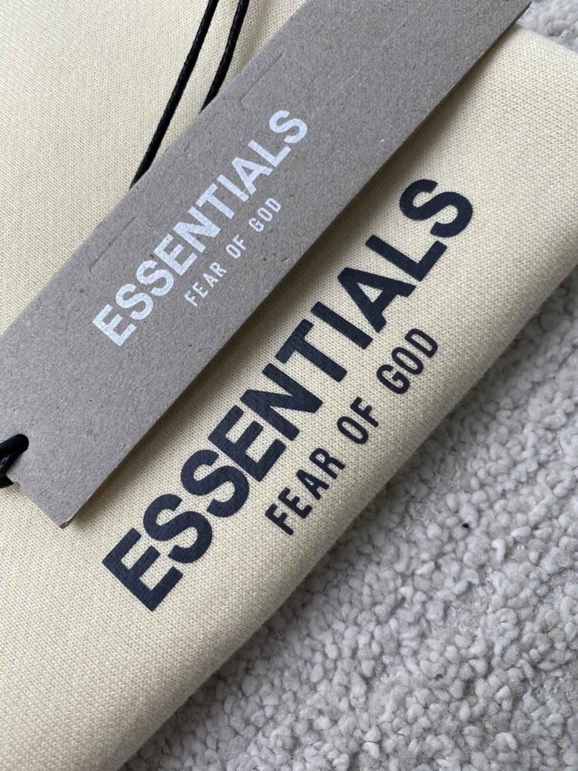 מכנסיים קצרים Essentials – תמונה 18