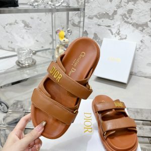 כפכפים דיור