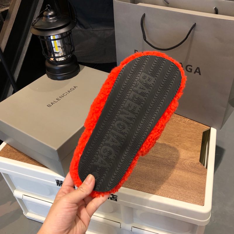 כפכפים פרוותיים בלנסיאגה – תמונה 12