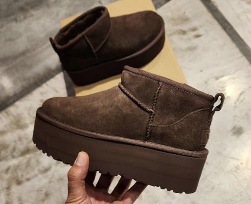 מגפון פלטפורמה UGG