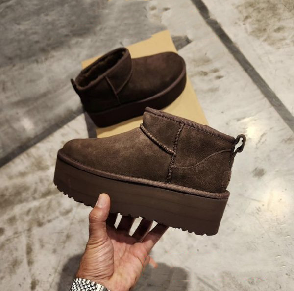 מגפון פלטפורמה UGG – תמונה 16