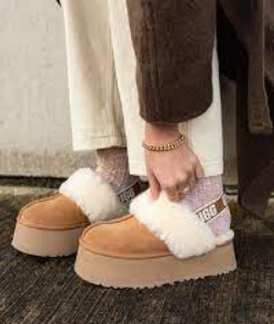 כפכפים פלטפורמה UGG – תמונה 11