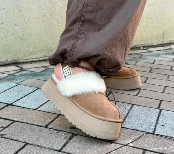 כפכפים פלטפורמה UGG – תמונה 14