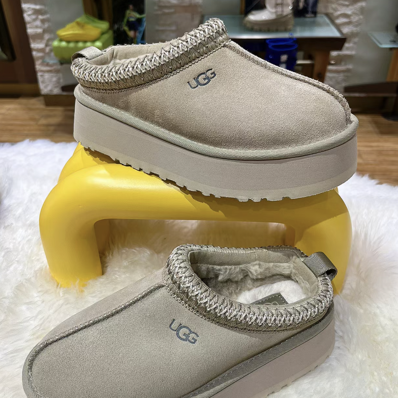 כפכפים UGG פלטפורמה – תמונה 14