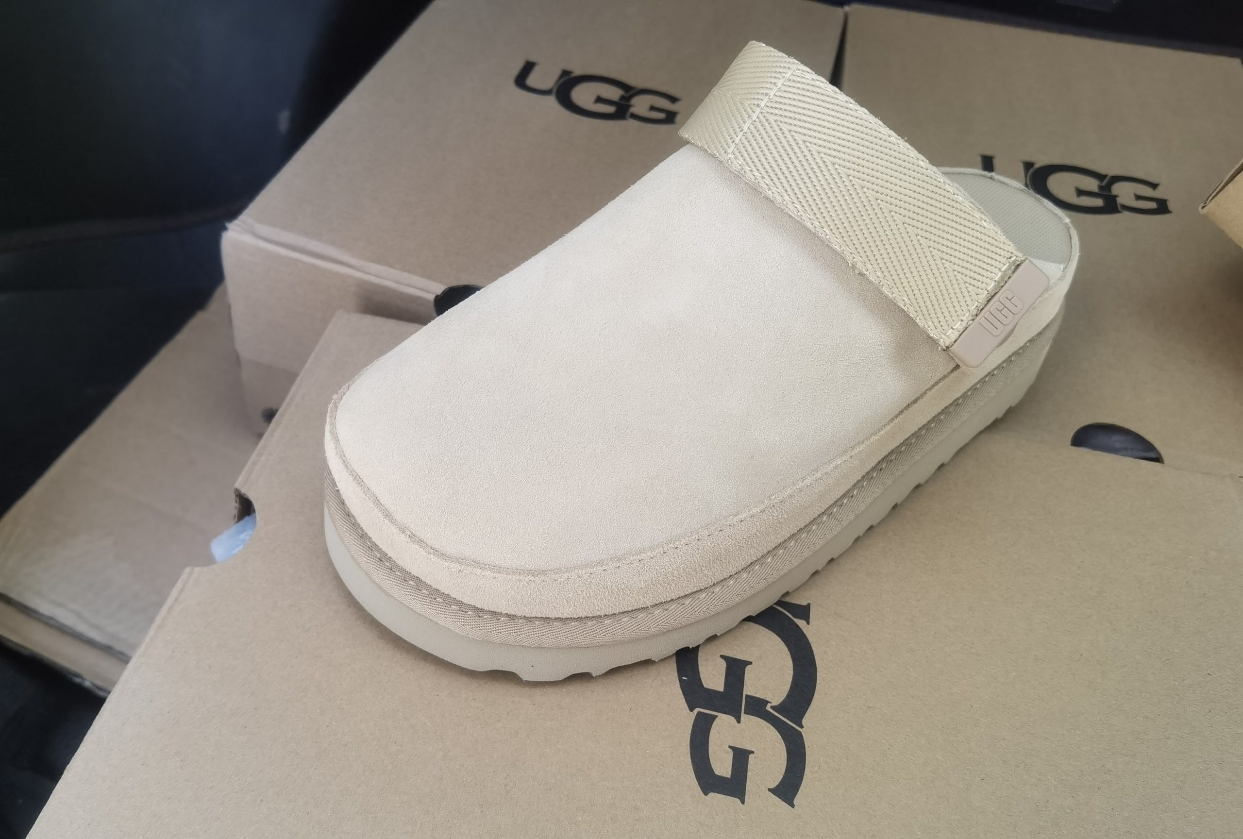 כפכפים UGG – תמונה 9
