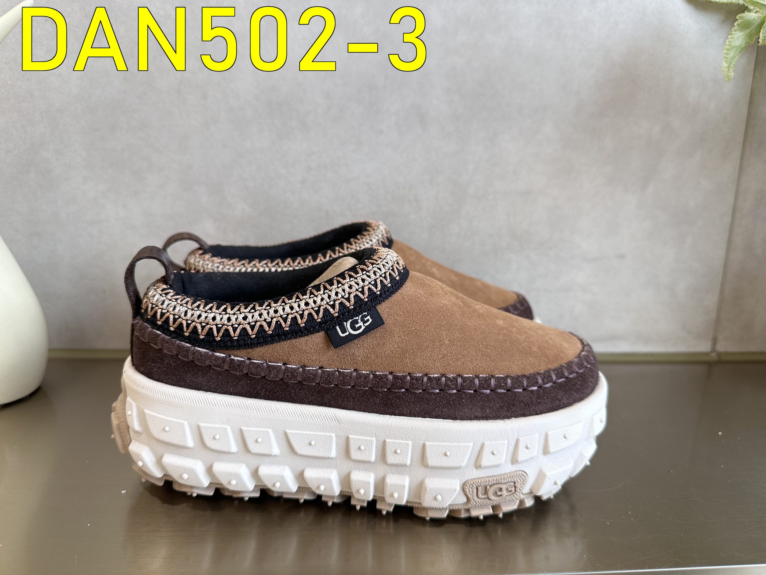 כפכפים פלטפורמה UGG – תמונה 9