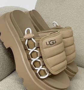 כפכפים UGG