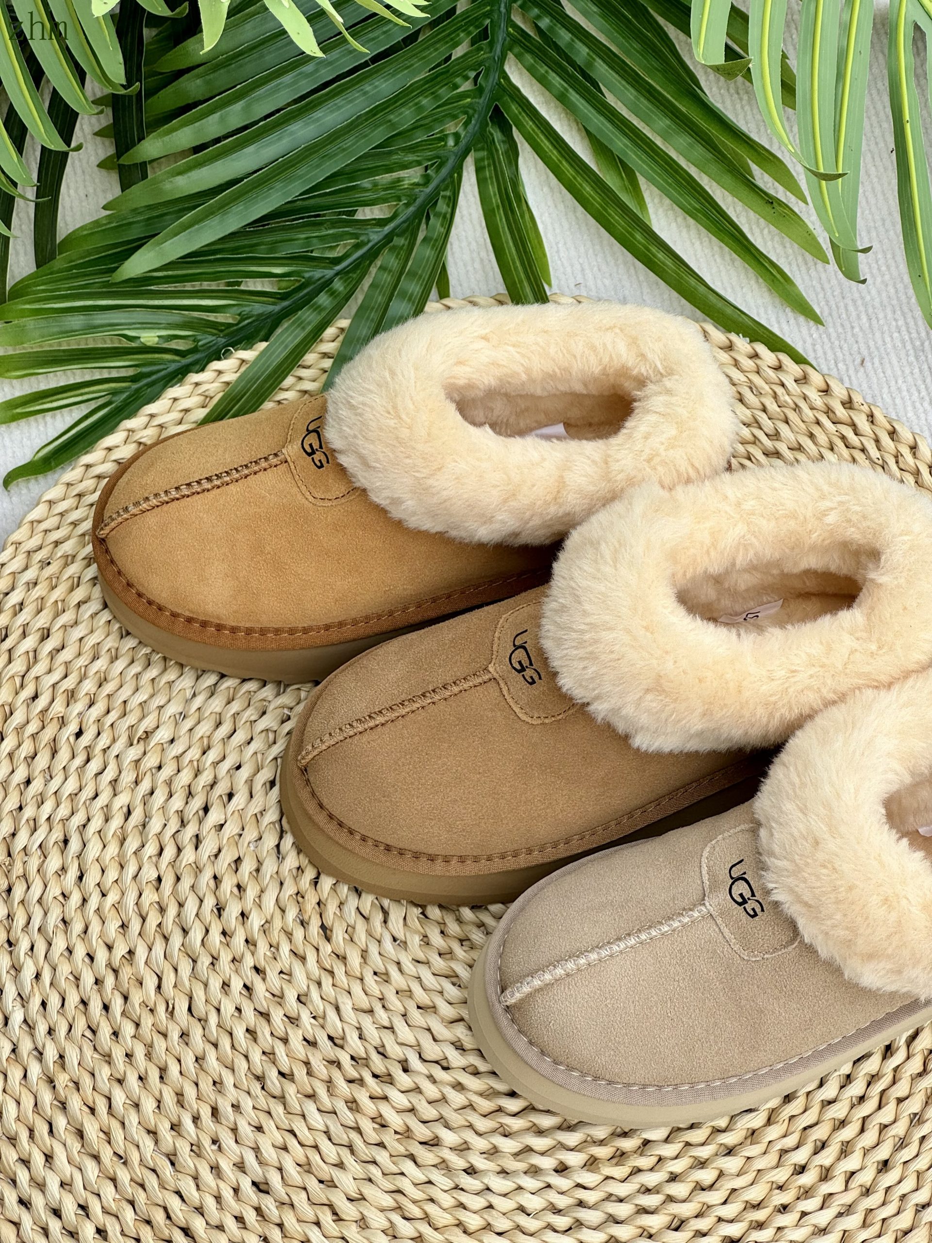 כפכפים UGG פלטפורמה