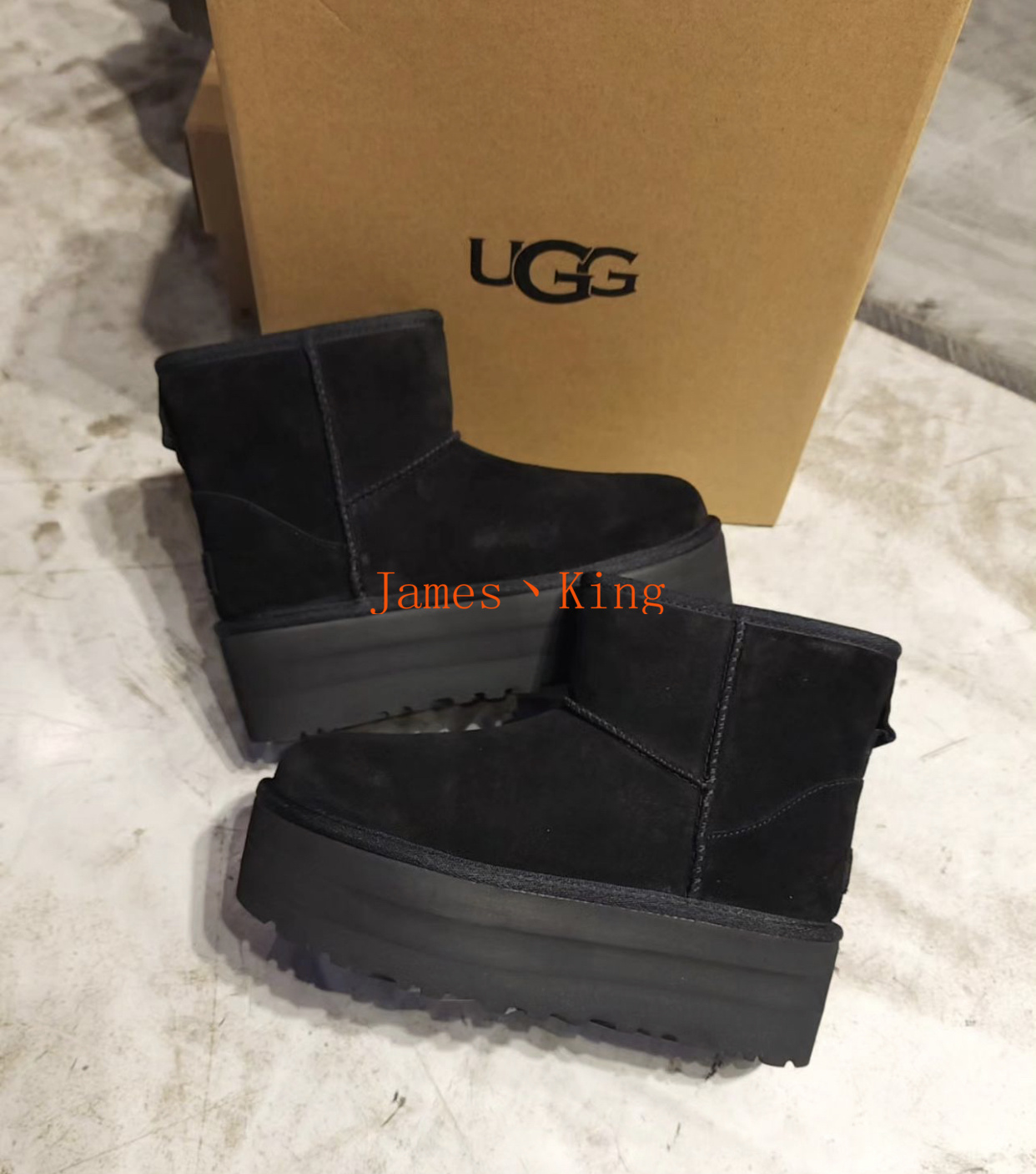 מגפון UGG – תמונה 9