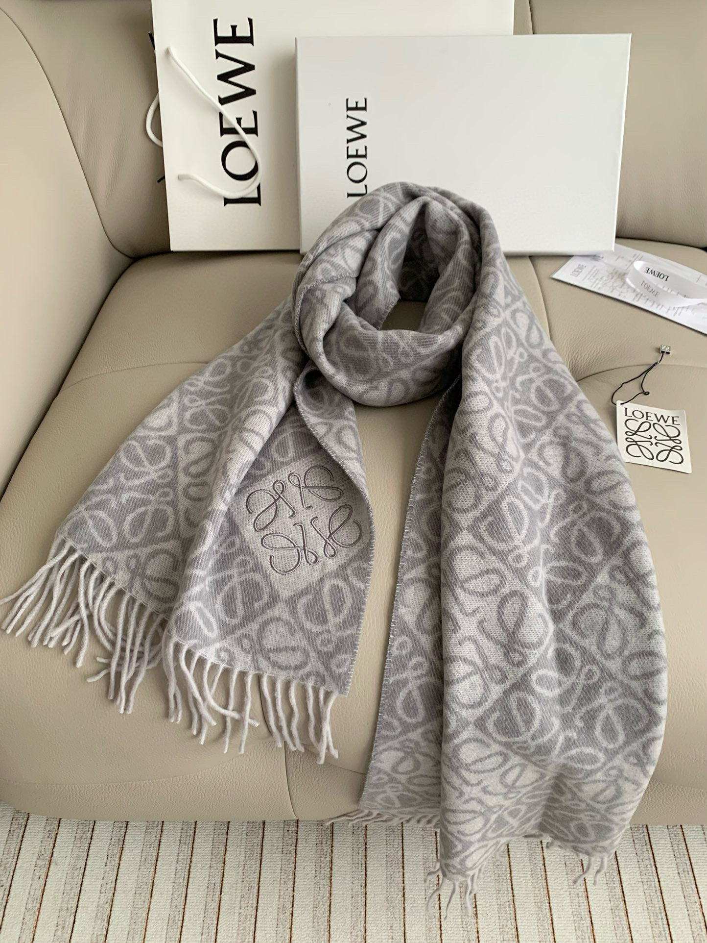 צעיפים Loewe – תמונה 15