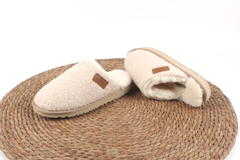 כפכפים UGG – תמונה 6