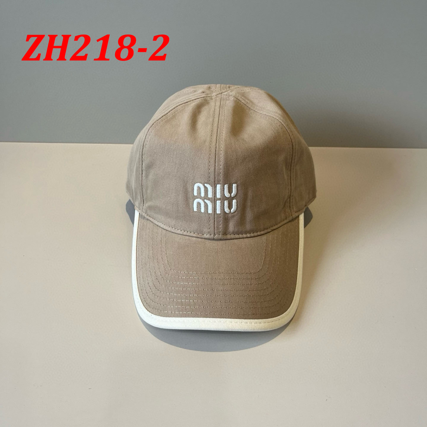 כובע מצחיה מיו מיו – תמונה 5
