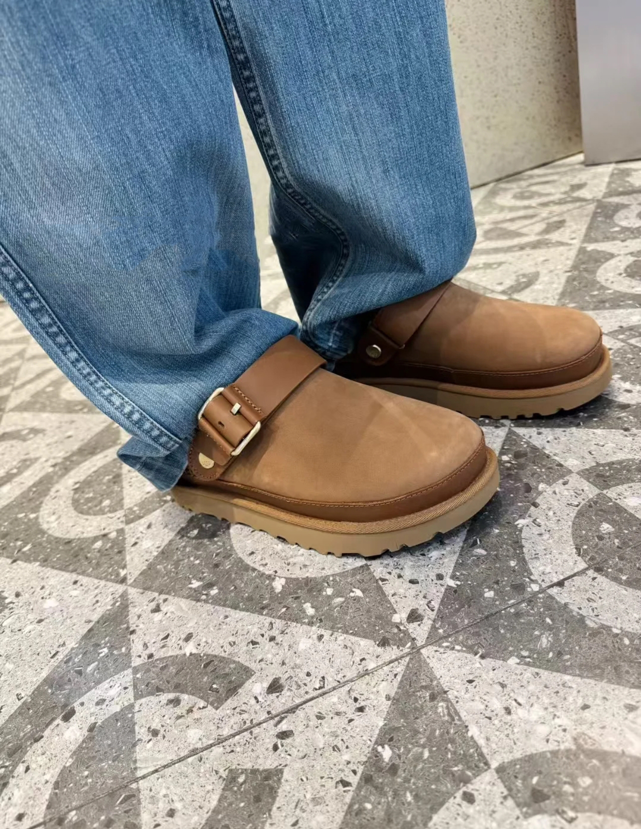 כפכפים UGG גולדן סטאר – תמונה 5