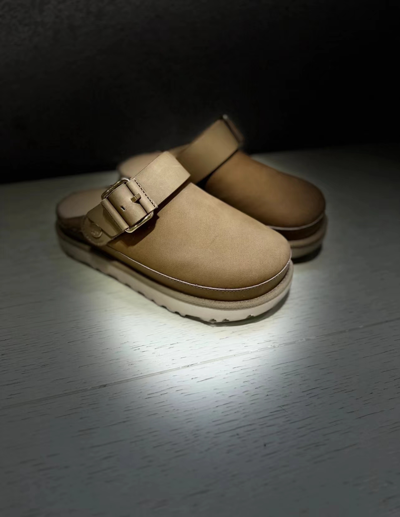 כפכפים UGG גולדן סטאר – תמונה 12