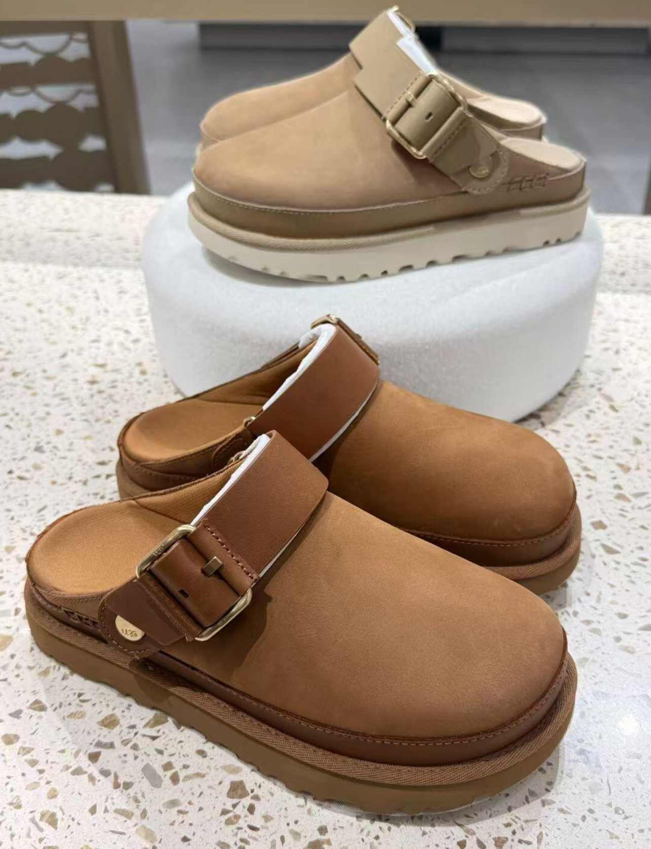 כפכפים UGG גולדן סטאר – תמונה 9