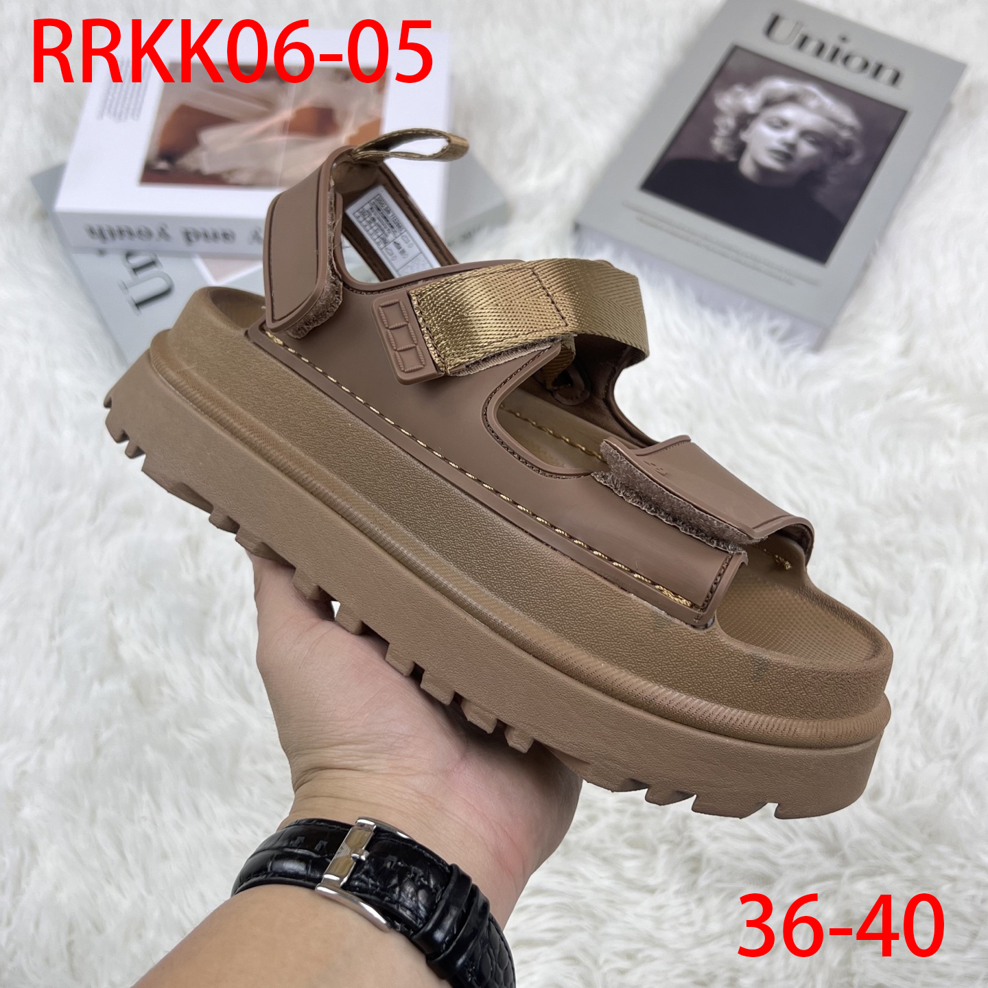 סנדלים UGG פלטפורמה – תמונה 6