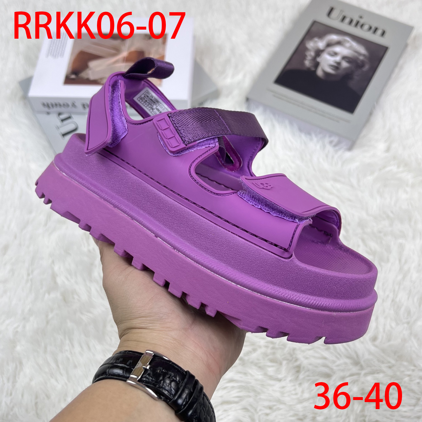 סנדלים UGG פלטפורמה – תמונה 8
