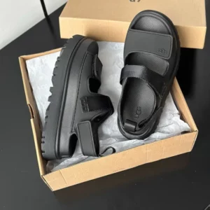 סנדלים UGG