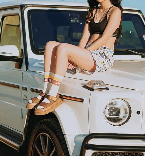 סנדלים UGG פלטפורמה – תמונה 17