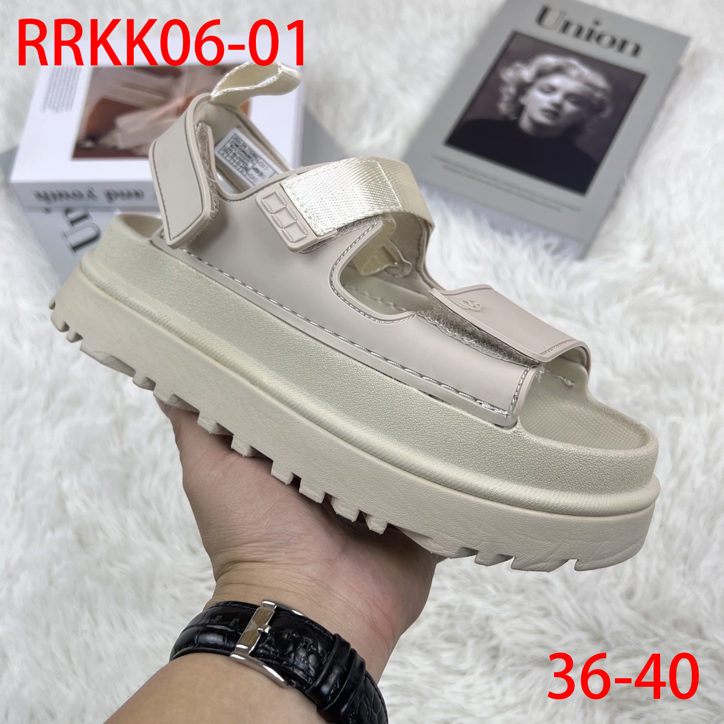 סנדלים UGG פלטפורמה – תמונה 3