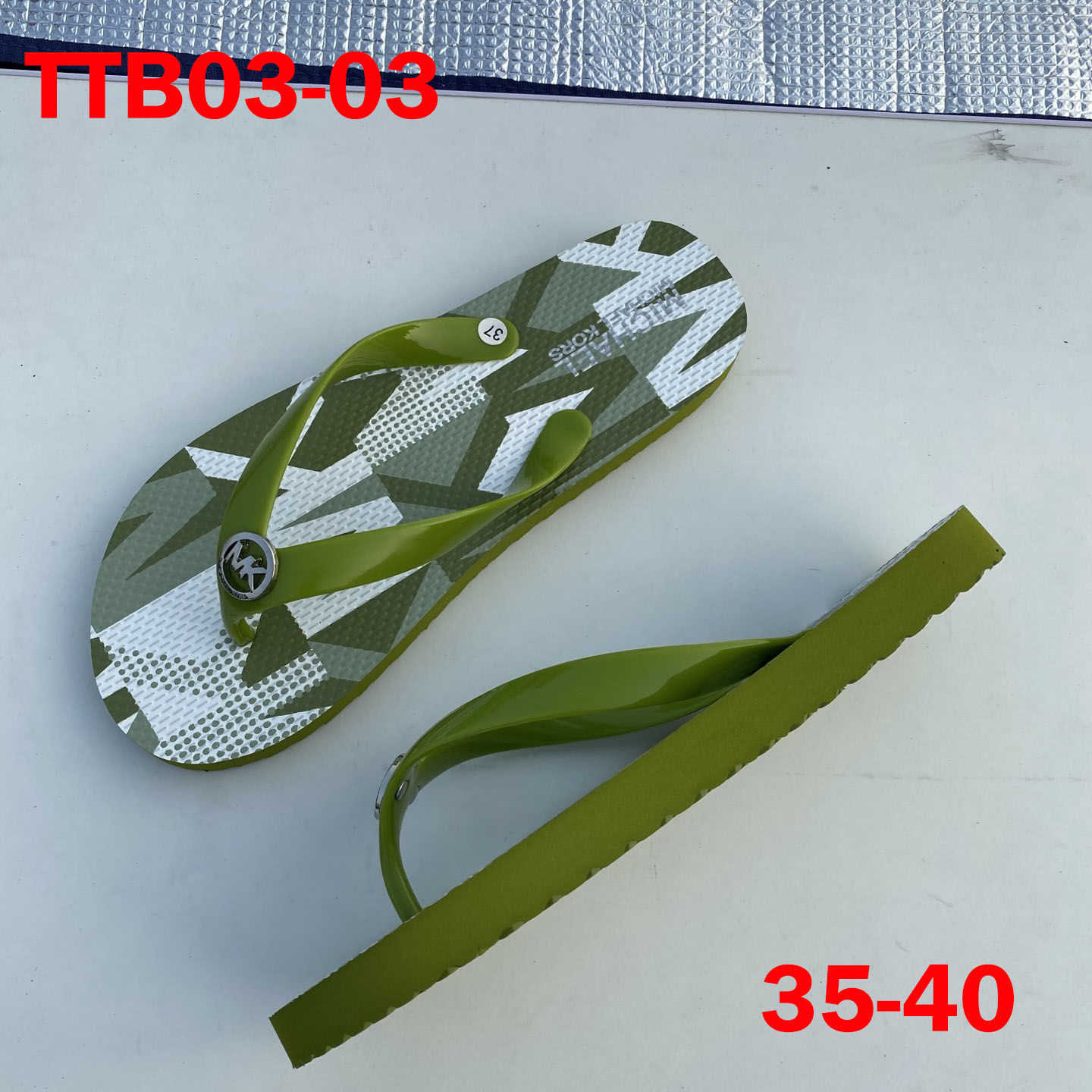 כפכפי אצבע מייקל קורס – תמונה 12