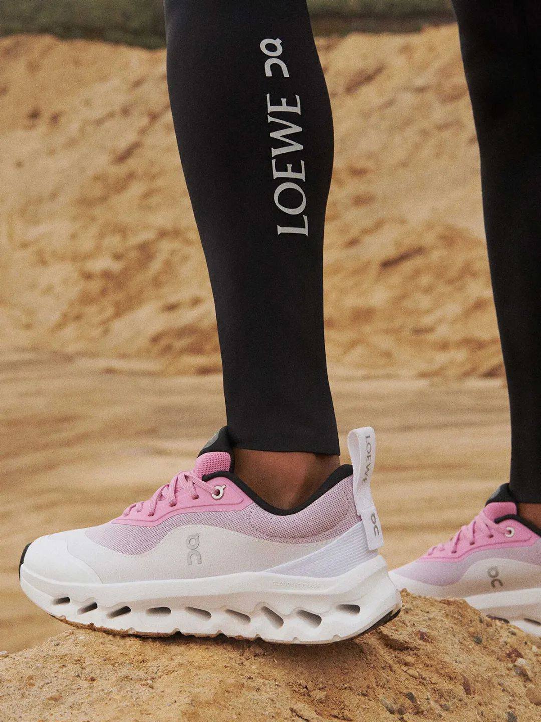 נעלי און קלאוד בשתפ LOEWE – תמונה 25