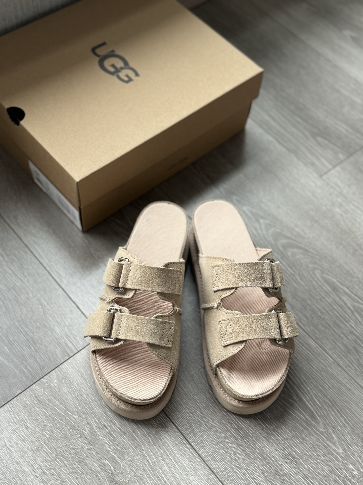כפכפים UGG – תמונה 8