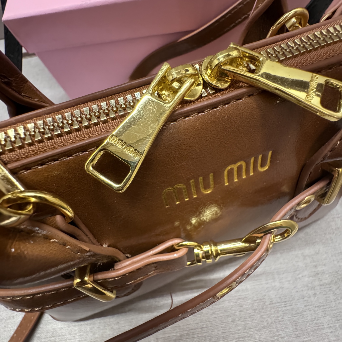 תיק צד מיו מיו – תמונה 7
