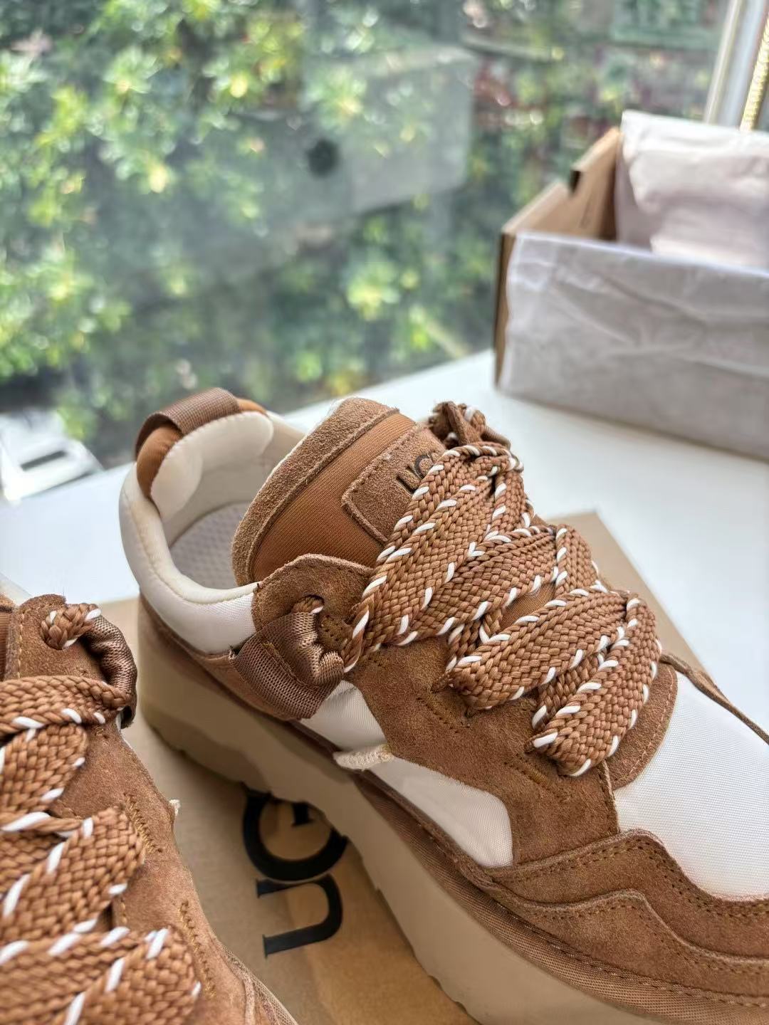 נעליים פלטפורמה UGG – תמונה 12