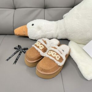 כפכפים UGG