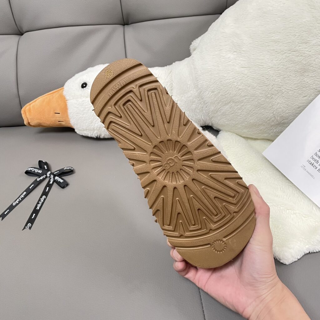 כפכפים UGG – תמונה 6