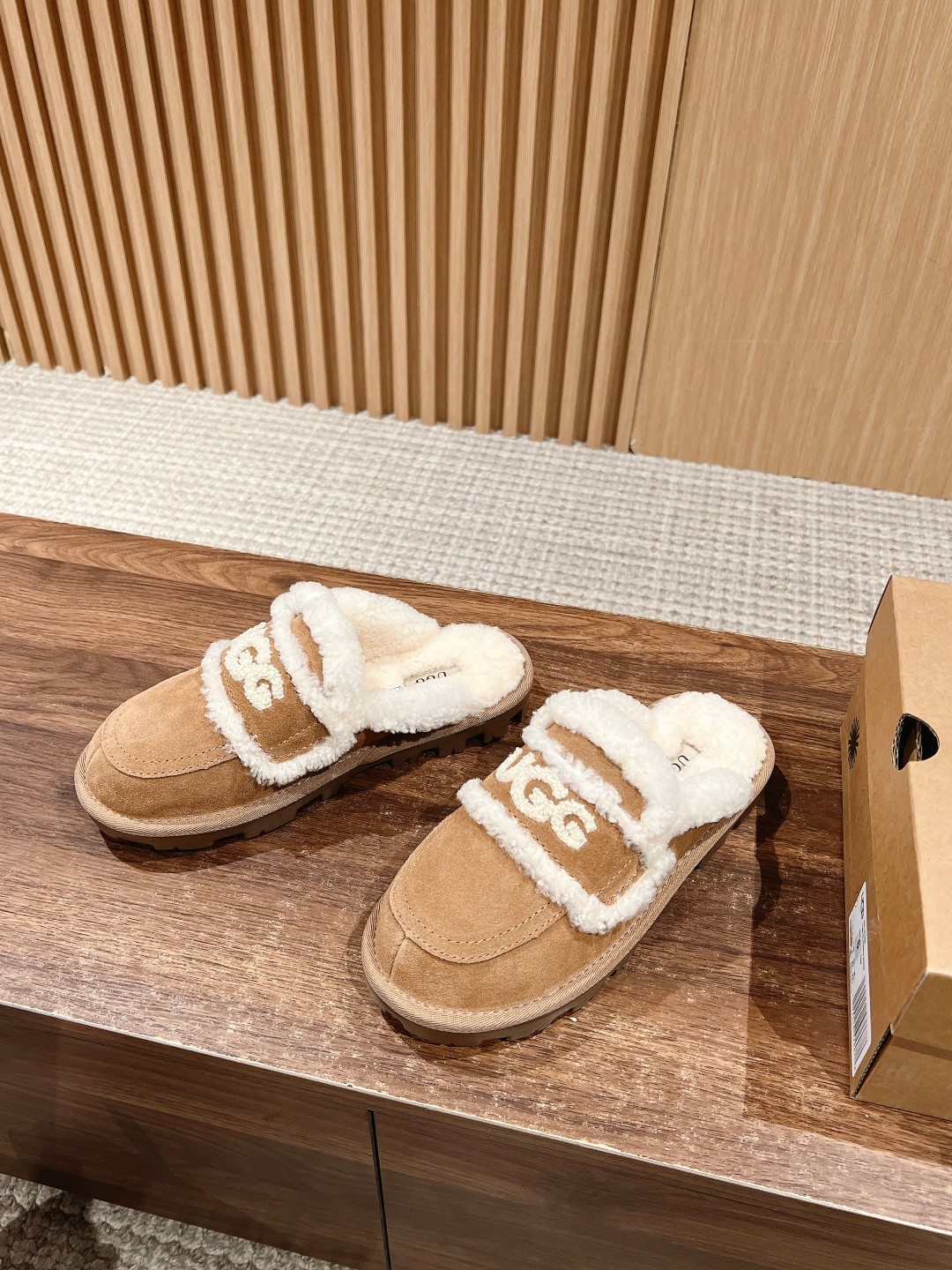 כפכפים UGG – תמונה 9