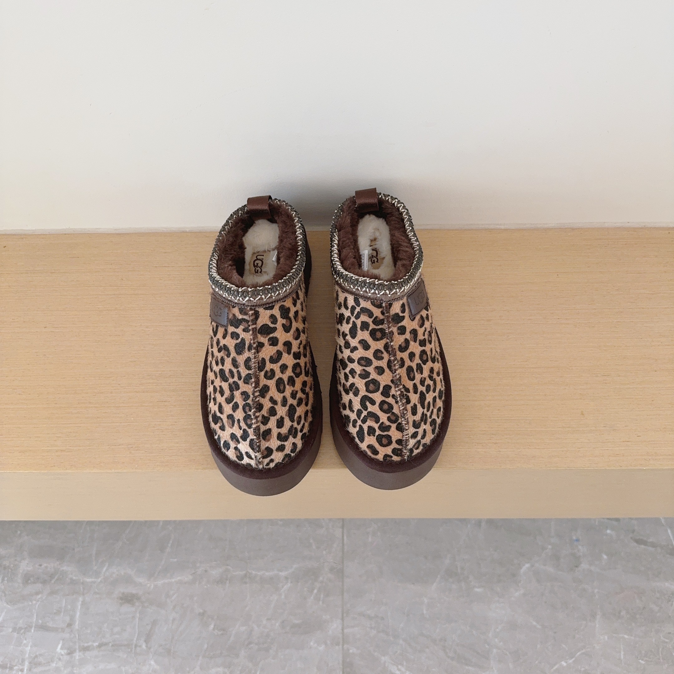 כפכפים UGG מנומר – תמונה 11