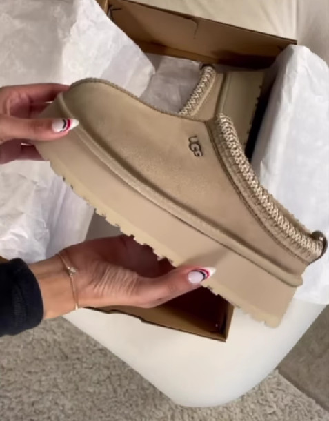 כפכפים UGG