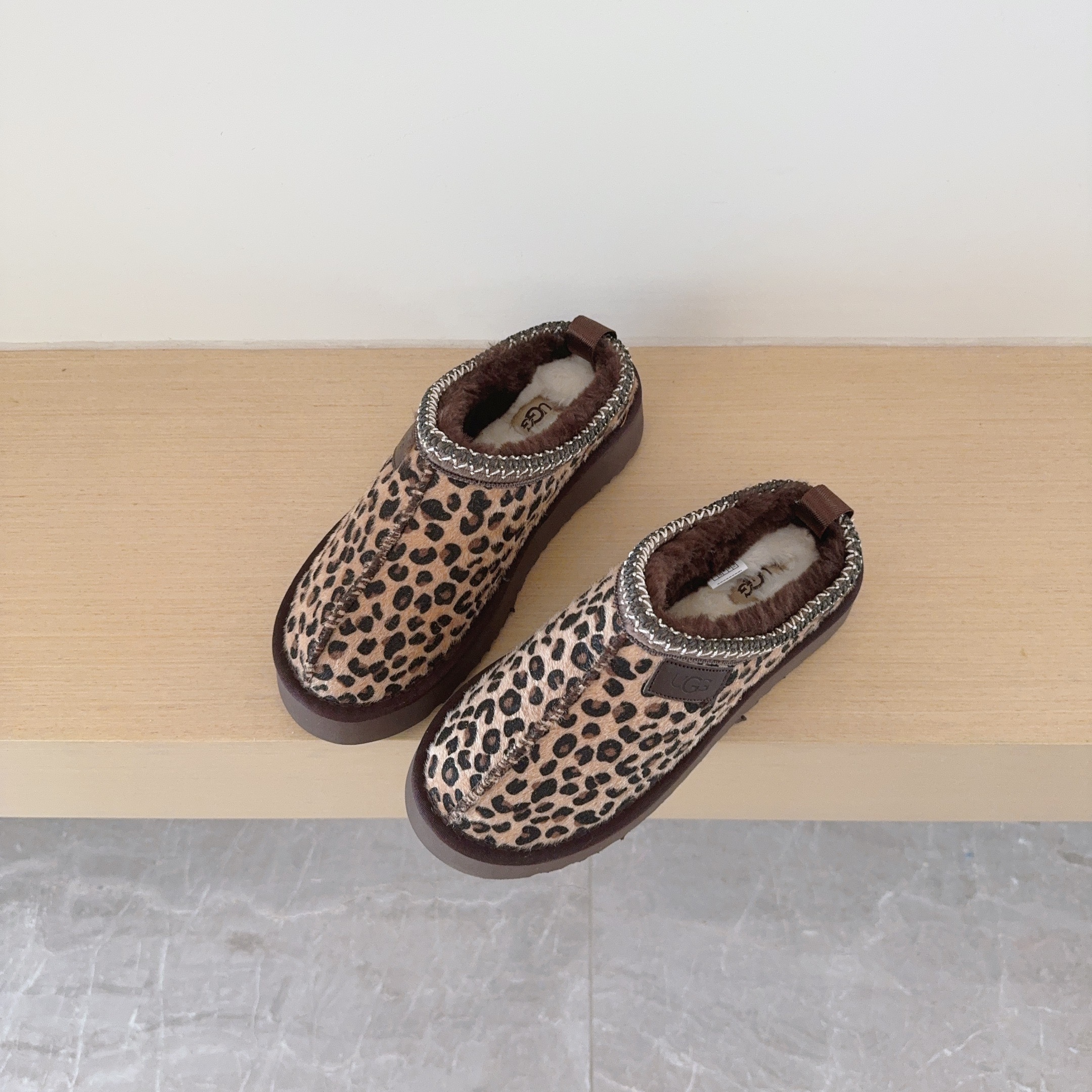 כפכפים UGG מנומר – תמונה 8
