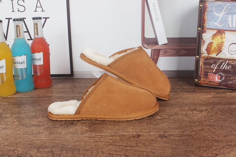 נעלי בית UGG