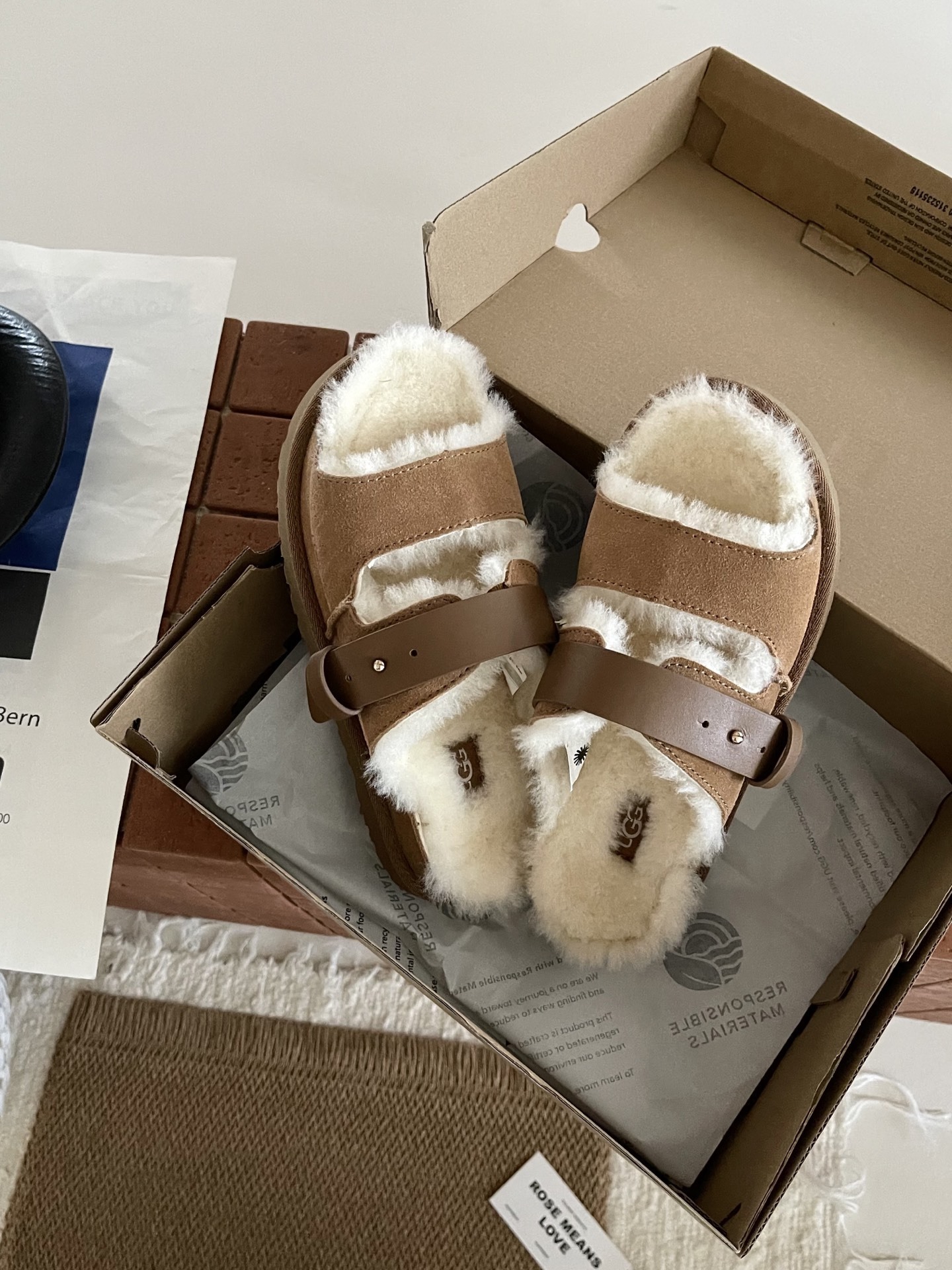 כפכפים UGG – תמונה 15