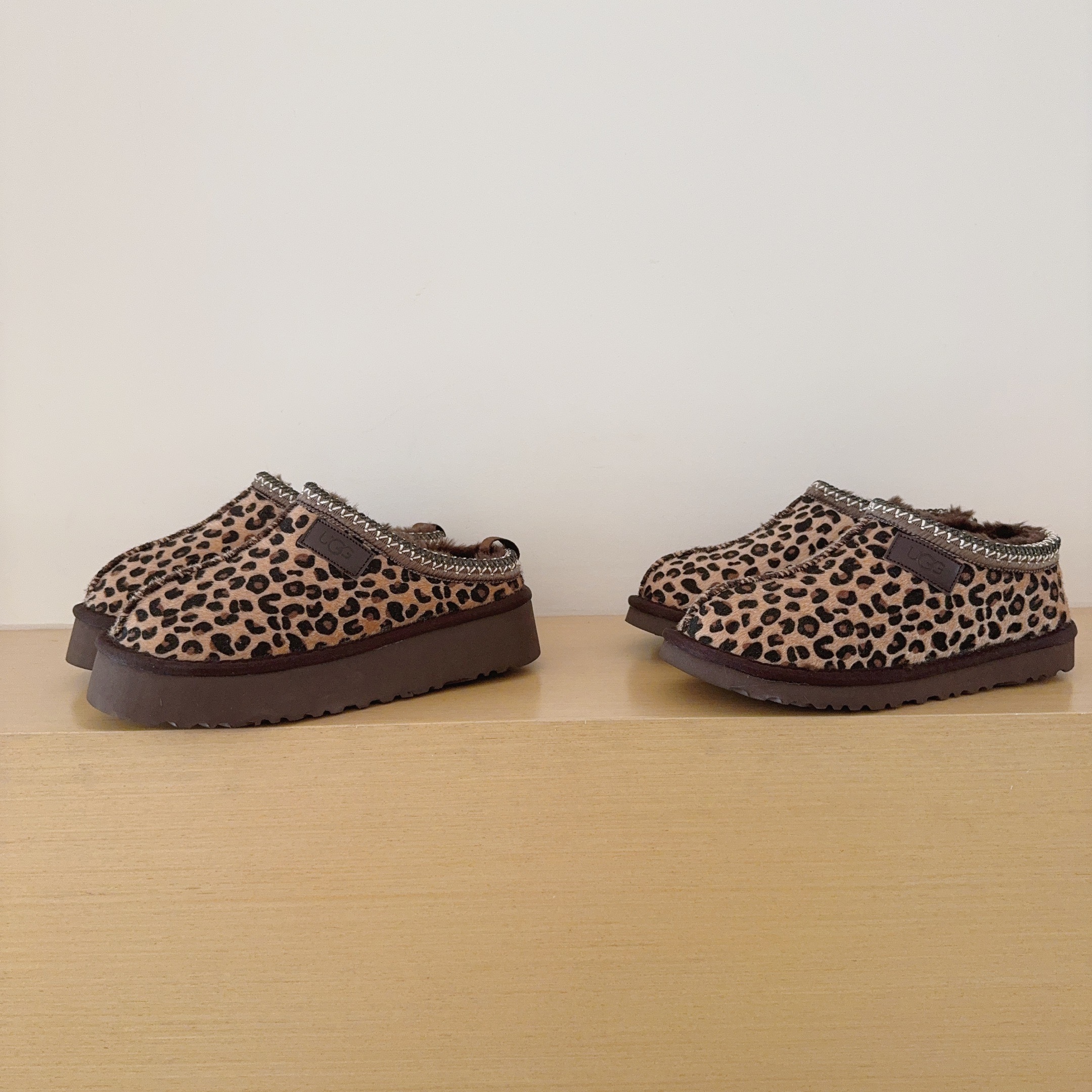 כפכפים UGG מנומר – תמונה 10