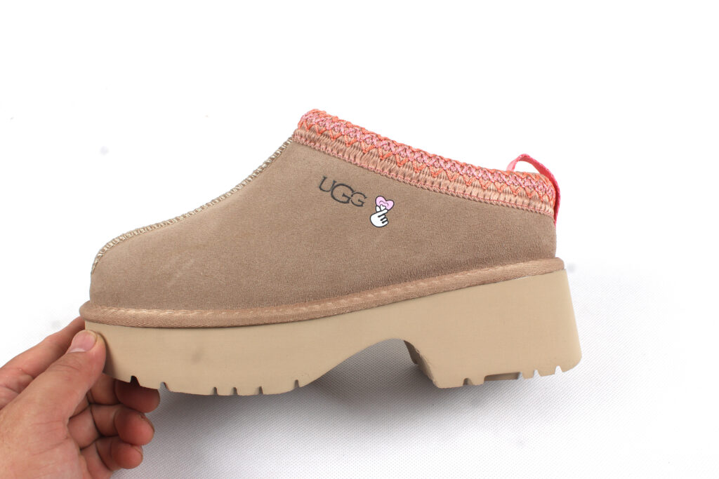 כפכפים UGG