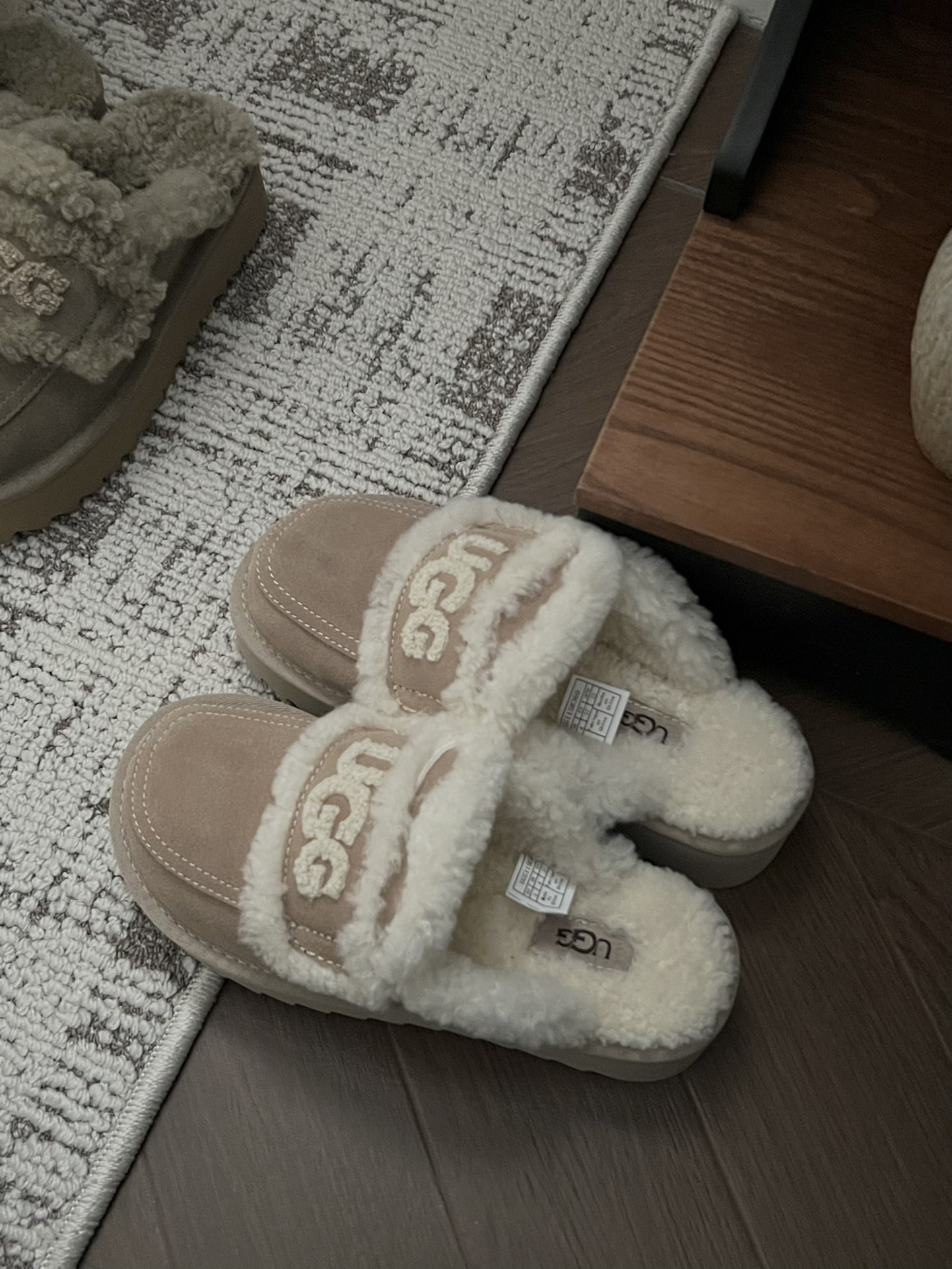 כפכפים UGG – תמונה 8
