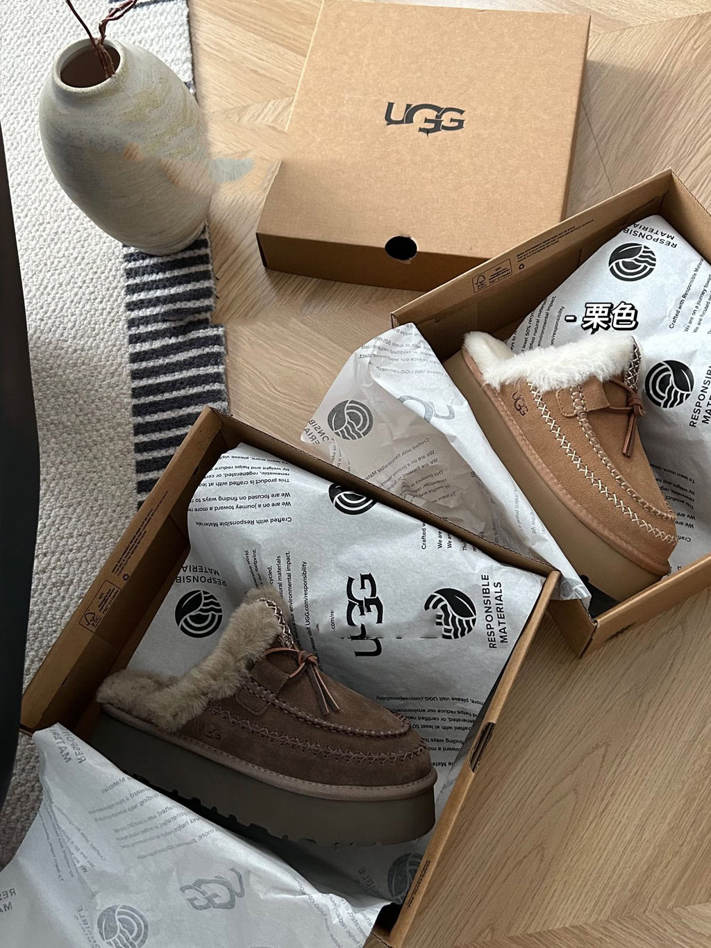 כפכפים ומגפונים UGG – תמונה 14