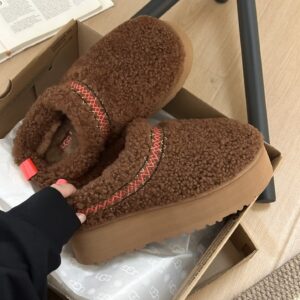 כפכפים UGG פלטפורמה